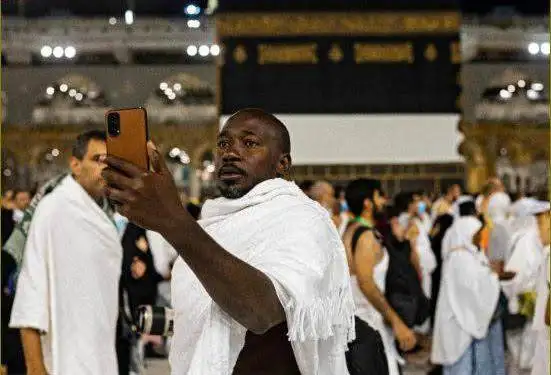 الإفتاء: التصوير أثناء العمرة والحج مُباح بشرط