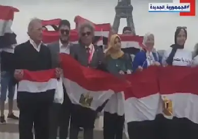 الجالية المصرية في باريس تنظم وقفة ترحيبًا بالرئيس خلال زيارته لفرنسا