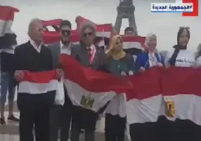 الجالية المصرية في باريس تنظم وقفة ترحيبًا بالرئيس خلال زيارته لفرنسا