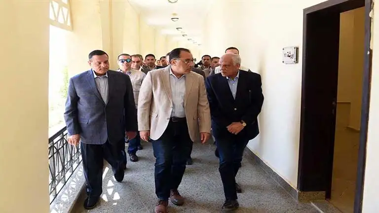 مدبولي يتابع تسليم الوحدات السكنية للمرحلة الأولى من الموظفين المنتقلين للعاصمة الإدارية