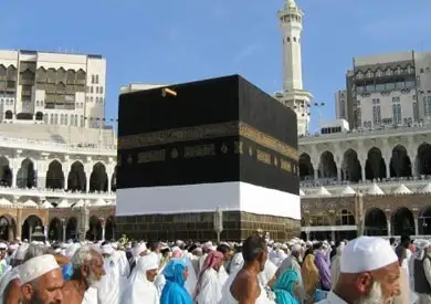 وزير السياحة يطمئن على أحوال الحجاج وسير الأمور بشكل جيد
