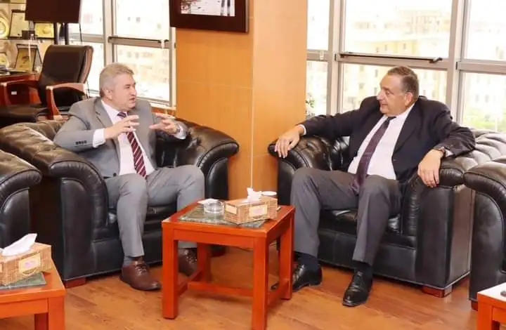 هيئة التنمية الصناعية تبحث إنشاء مجمع لإنتاج المجمعات الحرارية الشمسية بالعاشر من رمضان