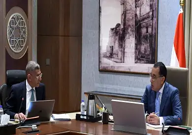 رئيس الوزراء يتابع مع الرئيس التنفيذي لوكالة الفضاء المصرية عددا من مشروعات الوكالة