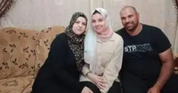 محافظ بورسعيد يهنئ الطالبة ندى عبد الباقي الأولى على الجمهورية للدبلومات الفنية