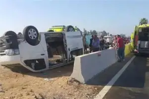 4 وفيات و10 مصابين إثر انقلاب ميكروباص بصحراوي الجيزة - الفيوم
