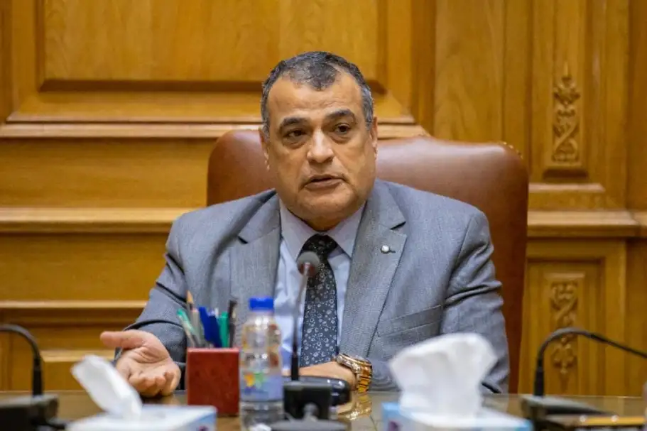 وزير الإنتاج الحربي يتلقى تقريرا بموقف منظومة الشكاوى بالوزارة