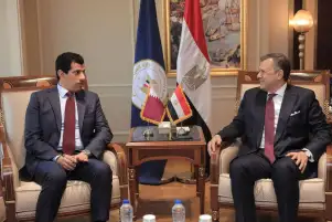 وزير السياحة والآثار يستقبل سفير قطر بالقاهرة لمناقشة تعزيز التعاون بين البلدين في مجال السياحة والآثار