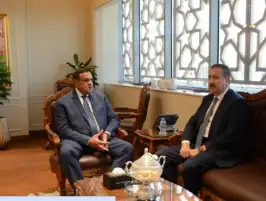 وزير التنمية المحلية يتابع مع محافظ المنوفية آخر مستجدات تنفيذ مشروعات حياة كريمة والخطة الاستثمارية