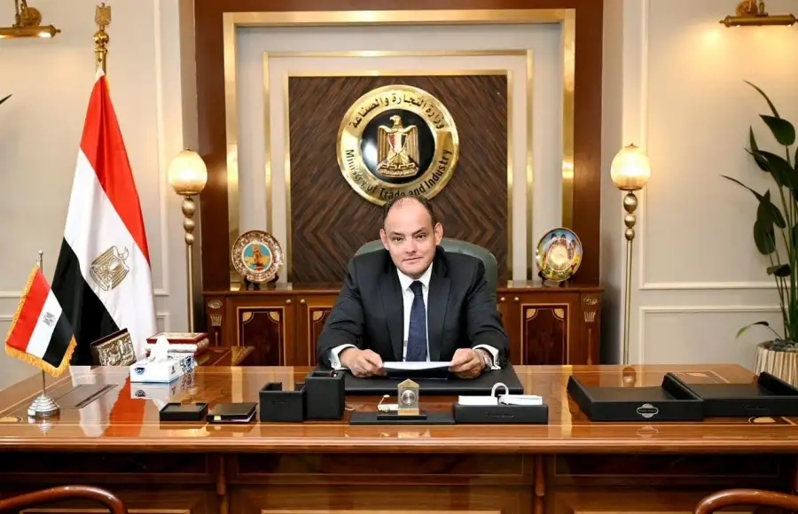 وزير التجارة والصناعة يقرر استمرار العمل بقرار حظر تصدير الأكسجين