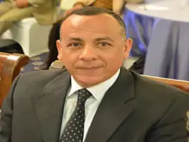 وزيري: الهرم المنحني بدهشور آمن تماما ولا صحة لسقوط بعض أحجاره