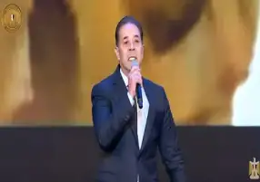 مدحت صالح نجم ثالث ليالي مهرجان الأوبرا الصيفي في الإسكندرية