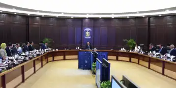 رئيس الوزراء يستعرض مع المستثمرين السياحيين تصورات زيادة الغرف الفندقية