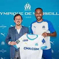 أولمبيك مارسيليا يعلن ضم المهاجم الجابوني أوباميانج