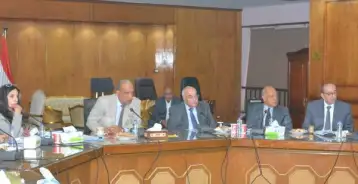 وزير قطاع الأعمال العام يتابع الموقف التنفيذي للمصانع الجديدة في إطار المشروع القومي لتطوير صناعة الغزل والنسيج في جميع المحافظات