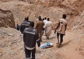 مصرع 8 أشخاص اختناقا داخل منجم بشرق السودان
