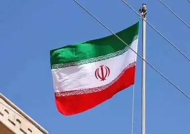 إيران تغلق مقرا للتجارة بالتجزئة عبر الانترنت بسبب اشتراطات غطاء الرأس