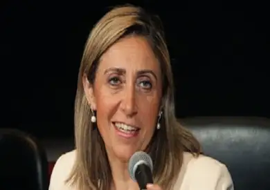 وزيرة الثقافة تترأس لجنة اختيار كوادر نسائية للالتحاق ببرنامج المرأة تقود للتنفيذيات
