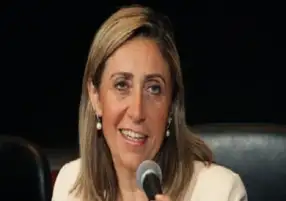 وزيرة الثقافة تترأس لجنة اختيار كوادر نسائية للالتحاق ببرنامج المرأة تقود للتنفيذيات