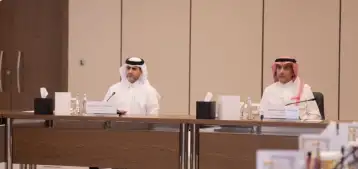 محافظ مصرف قطر المركزي يجتمع مع نظيره السعودي