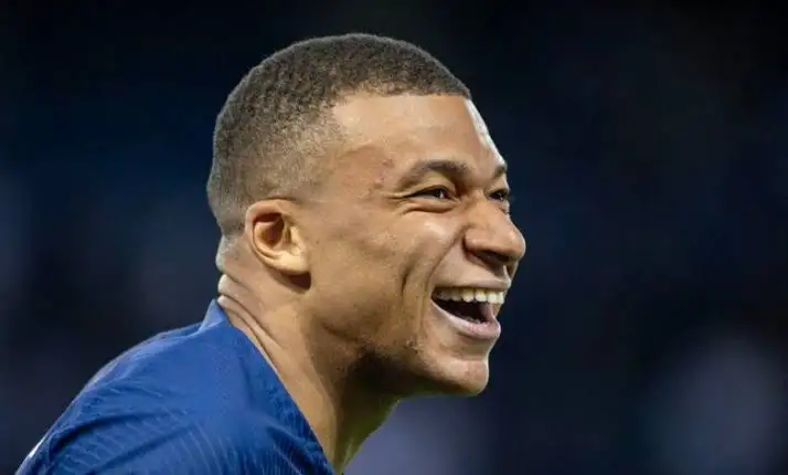 مبابي يسخر من تقارير انتقاله إلى الهلال السعودي