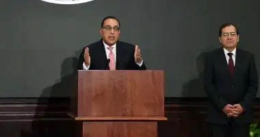 رئيس الوزراء: قرار عمل الموظفين يوم واحد من المنزل يطبق شهر أغسطس فقط