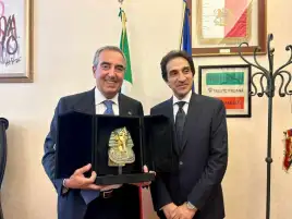 بسام راضي يبحث مع نائب رئيس مجلس الشيوخ الإيطالي العلاقات الثنائية والبرلمانية
