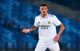 ريال مدريد يُعير مدافعه الشاب