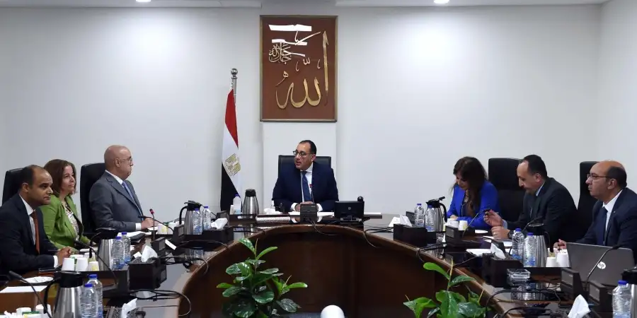 رئيس الوزراء يتابع إجراءات توفير الدعم المطلوب لمشروعات المبادرة الرئاسية "سكن كل  المصريين"