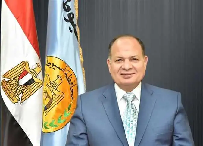 محافظ أسيوط يتفقد سوق وموقف سيارات الشامية بمركز ساحل سليم