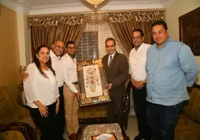 محافظ الغربية يزور أوائل الثانوية العامة من أبناء المحافظة بمنازلهم
