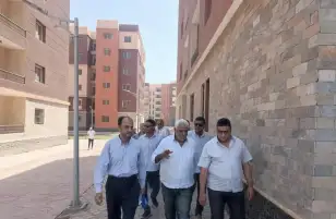 الجزار يُتابع موقف المرحلة الثانية لعمارات روضة العبور بحي السلام ثان