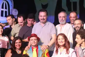 محمد رياض يكرم صناع العرض المسرحي مغامرات چيمو والفنانين الصاعدين من ذوي الهمم