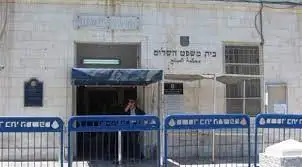 محكمة إسرائيلية تحيل مستوطنين للحبس المنزلي بشبهة قتلهما فلسطينيا