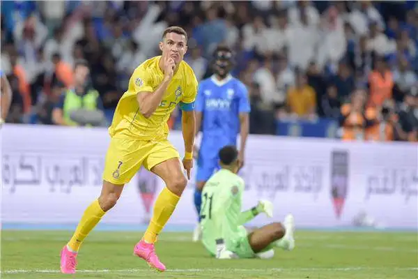 ربع ساعة على الحلم العربي.. رونالدو يتقدم للنصر المنقوص أمام الهلال
