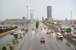 الطقس في السعودية.. توقعات بهطول أمطار رعدية مصحوبة برياح نشطة في بعض المناطق