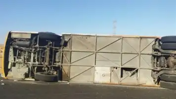مطروح: إصابة 48 شخصا إثر انقلاب أتوبيس سياحي من أعلى كوبري فوكة