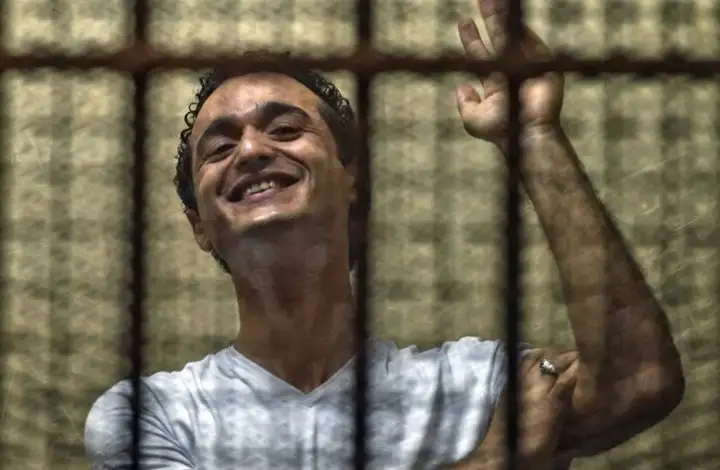 مصر أكتوبر: العفو عن أحمد دومة وبعض المحبوسين احتياطيا يؤكد مبادئ الجمهورية الجديدة