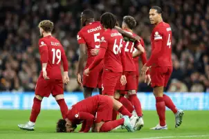 صلاح يقود هجوم ليفربول أمام بورنموث