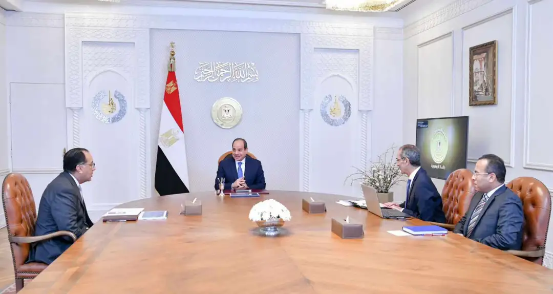 السيسي يوجه بمواصلة العمل المكثف لتنمية قطاع الاتصالات في مصر