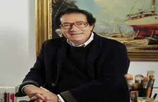 المؤلف أيمن سلامة يطالب بتكريم فاروق حسني بمهرجان المسرح التجريبي