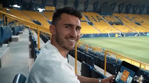 رسميا.. النصر يعلن تعاقده مع مدافع مانشستر سيتي