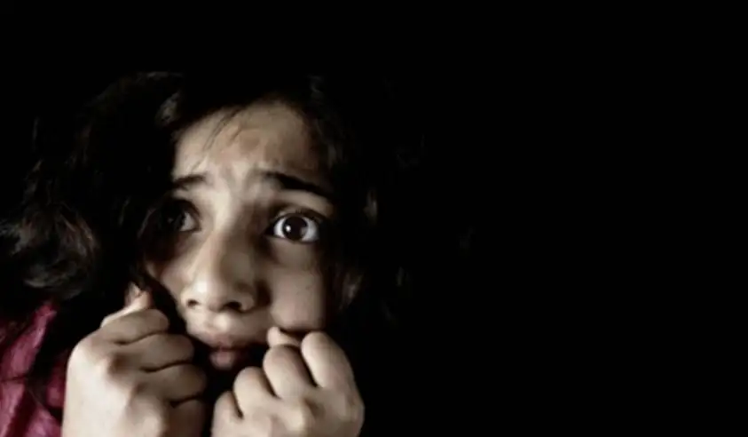استدرجها بـ«طُعم الحلوى».. ضبط بائع سوبر ماركت بتهمة هتك عرض طفلة بالجيزة