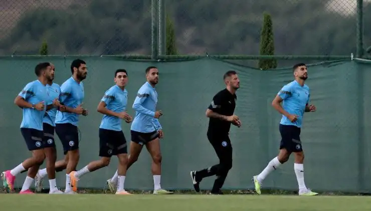 بيراميدز يخوض أول تدريباته في تركيا