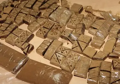السجن وغرامة 100 ألف جنيه لسباك متهم بالاتجار في الحشيش بالعجوزة