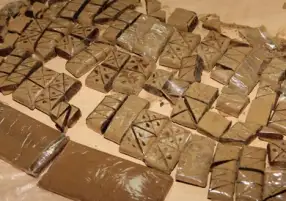 السجن وغرامة 100 ألف جنيه لسباك متهم بالاتجار في الحشيش بالعجوزة