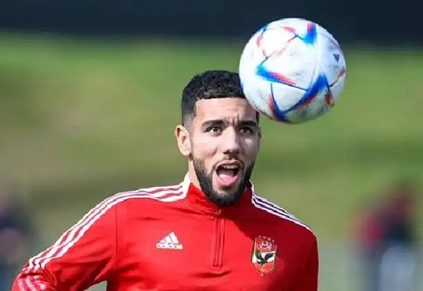 وكيل قندوسي: اللاعب فضل سيراميكا على عروض أوروبية وقدم وعدا لجماهير الأهلي