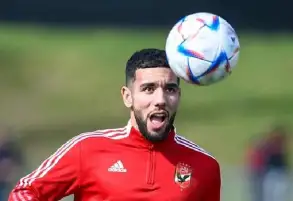 وكيل قندوسي: اللاعب فضل سيراميكا على عروض أوروبية وقدم وعدا لجماهير الأهلي