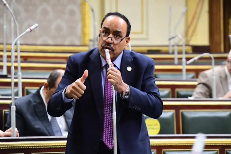 النائب أحمد قورة يتساءل عن أسباب عدم تجديد كوبرى سيالة الجبل بسوهاج