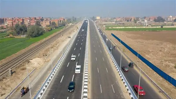 وزير النقل: إنشاء 12 كوبري في آن واحد على طريق القاهرة - الإسكندرية الزراعي
