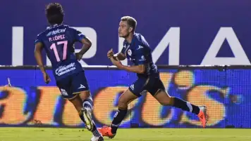 أتلتيكو سان لويس يتصدر الدوري المكسيكي بثنائية في شباك أطلس